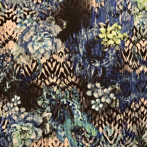 1X Kim Rogers Blue, Aqua, and Black Floral / Animal Print Stretch Top - Picture 3 of 7